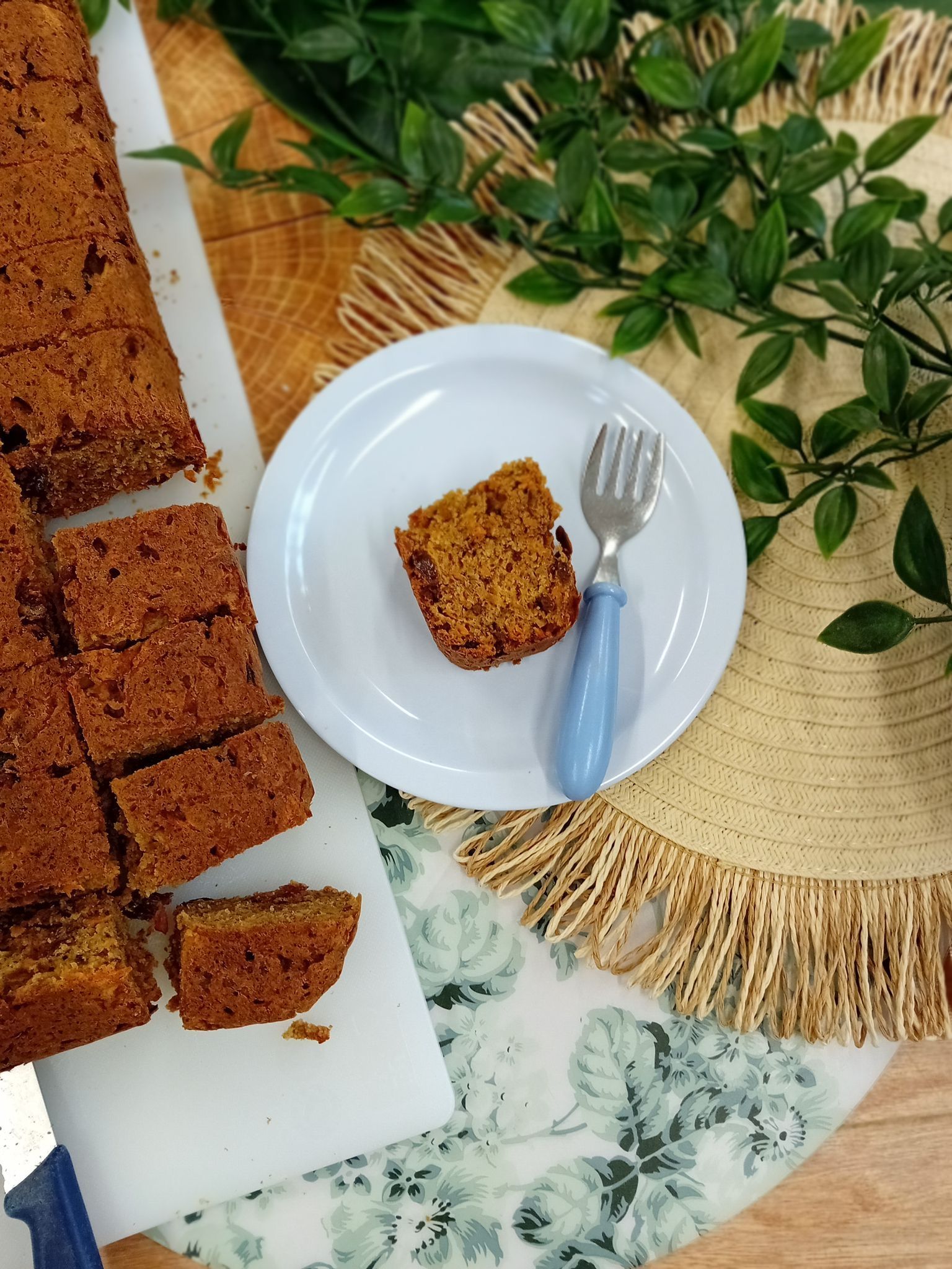 Carrot and date slice