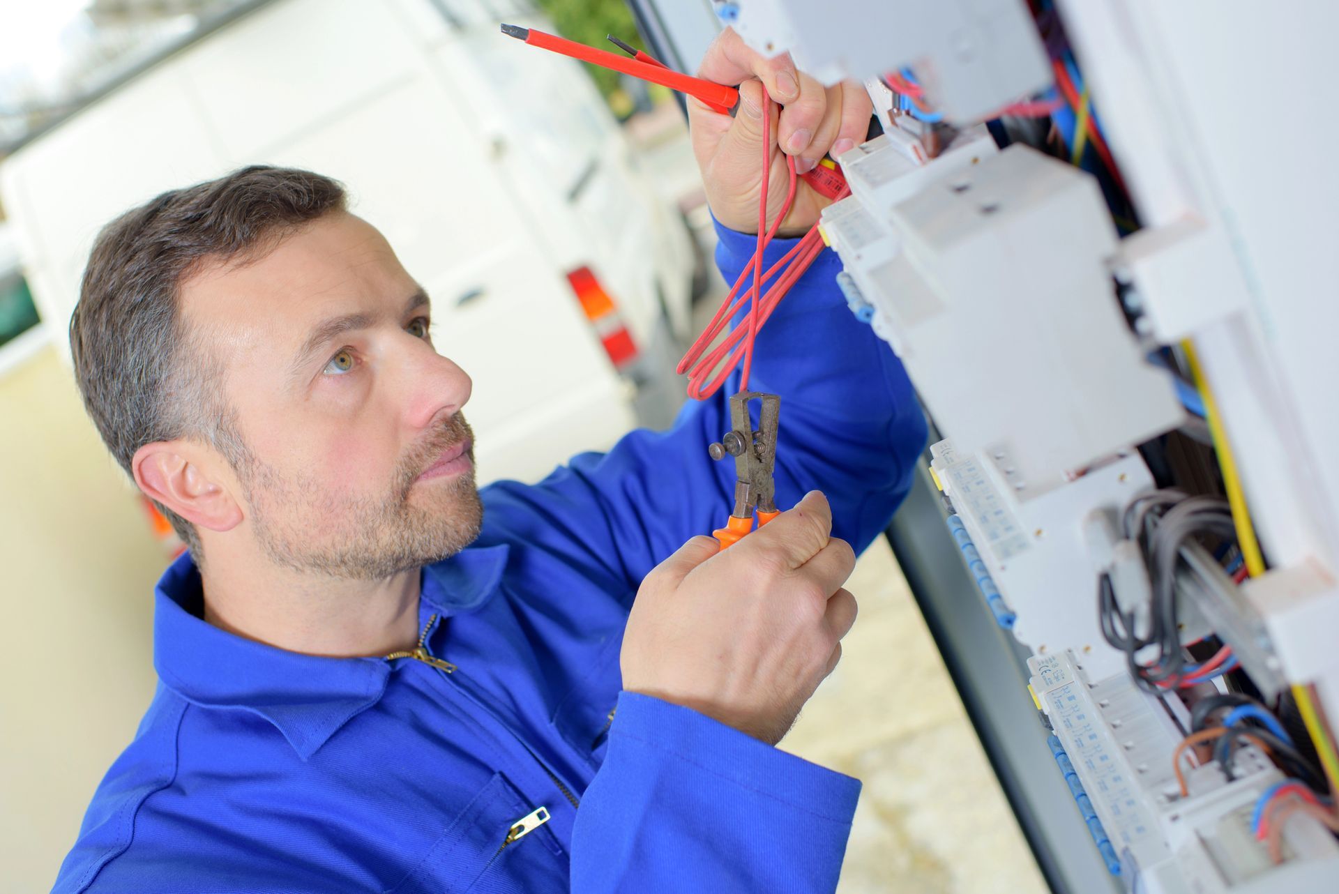 Päivystävä sähkömies
