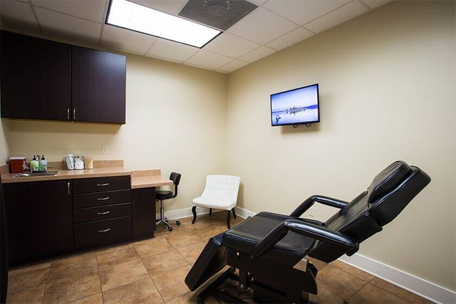 Fleming Island Plastic Surgery facility photo
