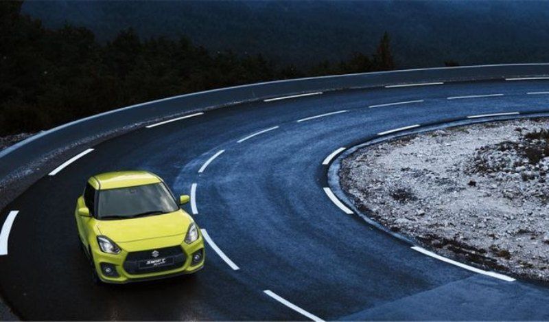 Swift Sport in curva