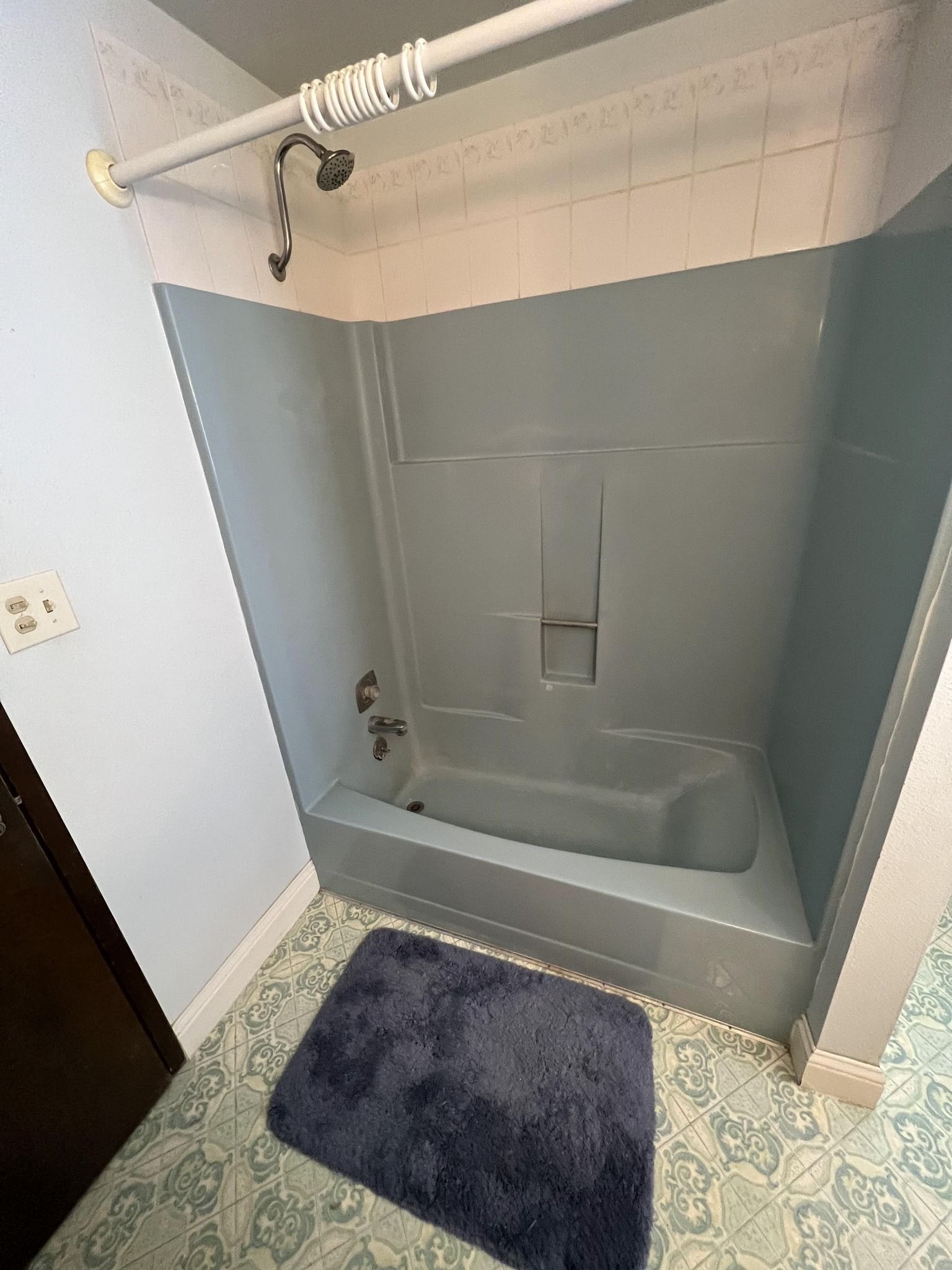Before image of shower and tub