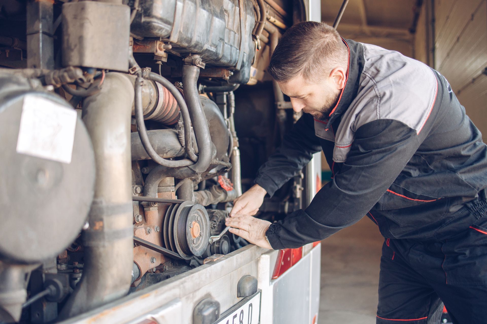 RV Near Garage | Monroe, WA | Kenny’s Truck Parts & Repair