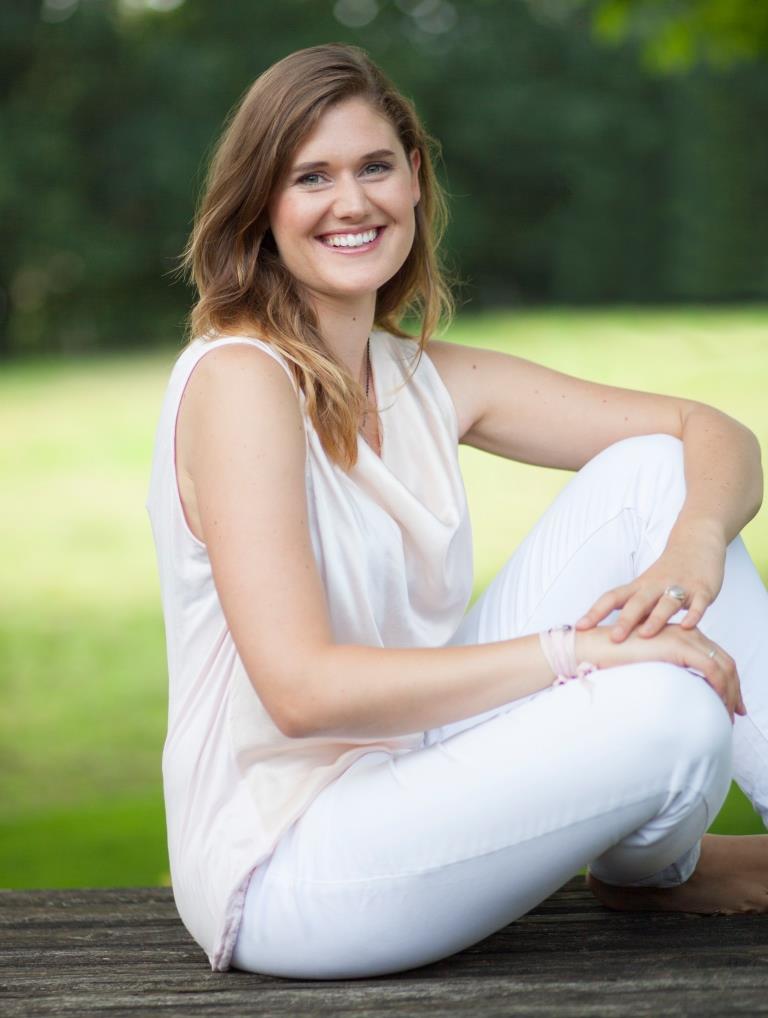 Docent Malou gaf een tijd kinderyoga