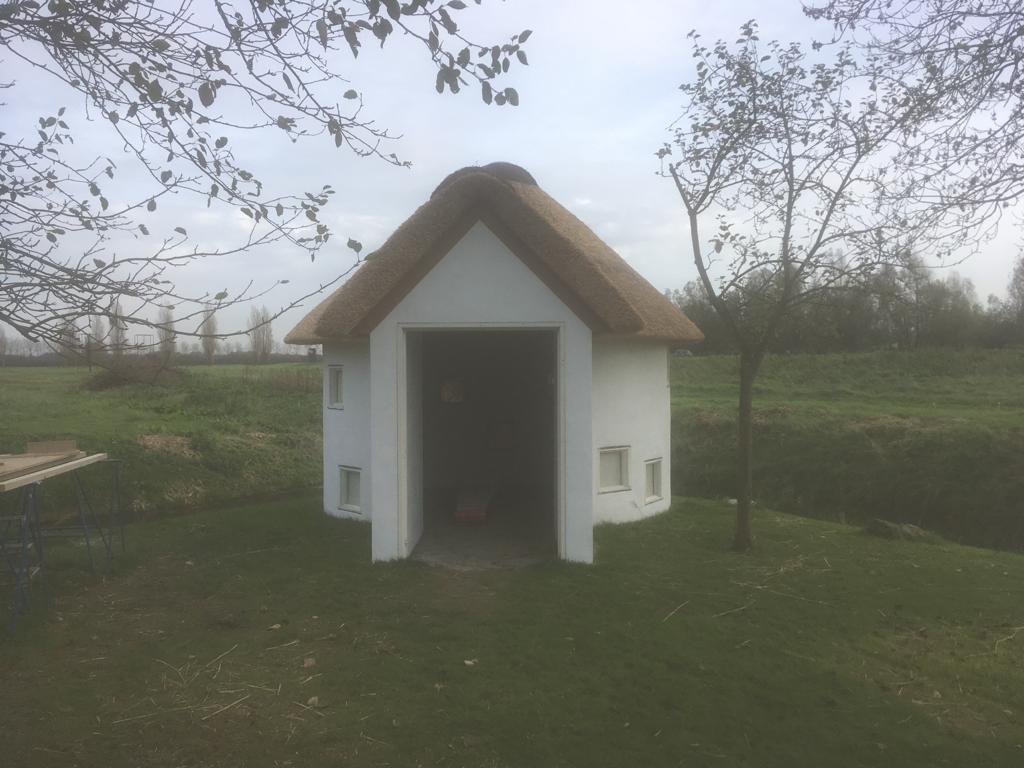 Medicatie hutje gemetseld en gestuct 1