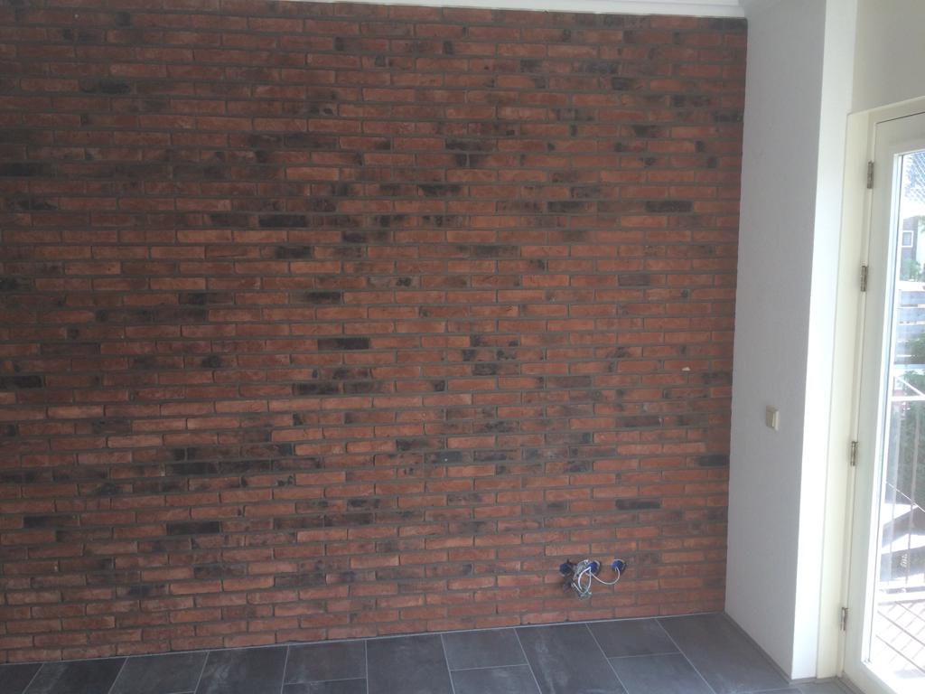 Steenstrips in woonkamer