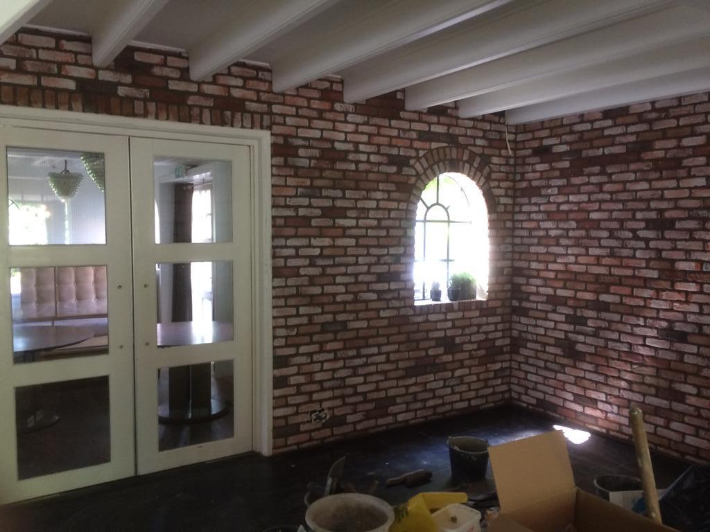 Steenstrips in restaurant 2