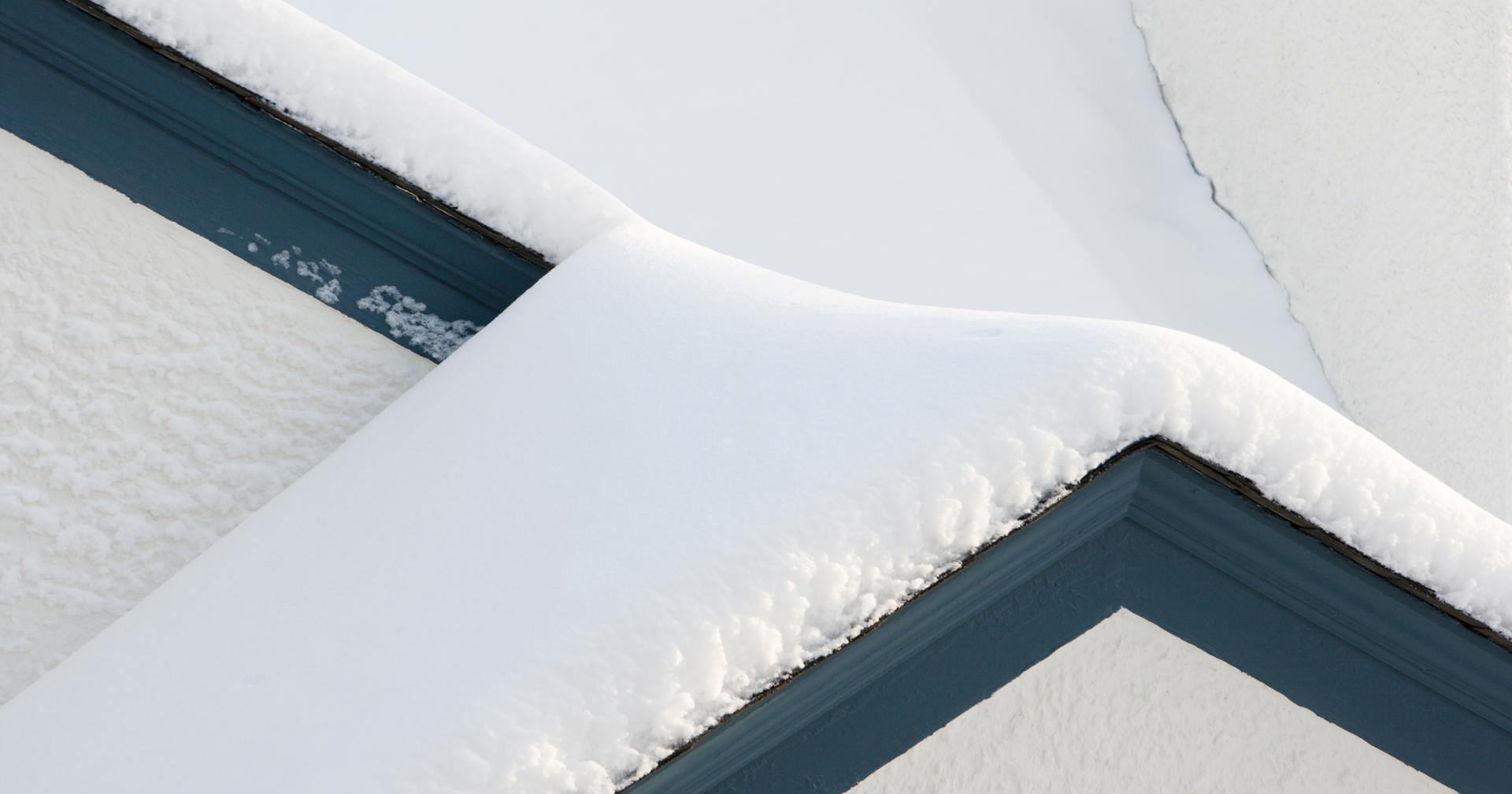 Aesthetic Appeal and Energy Efficiency: Roofing Materials for All Seasons