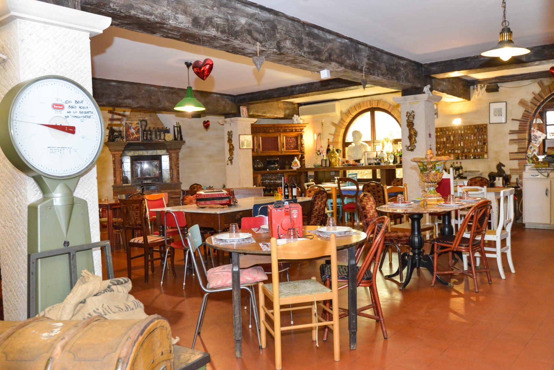 tavoli ristorante qui e ora