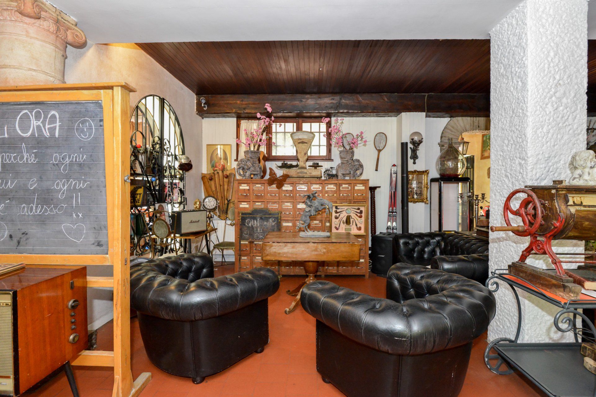 poltrone in pelle nera