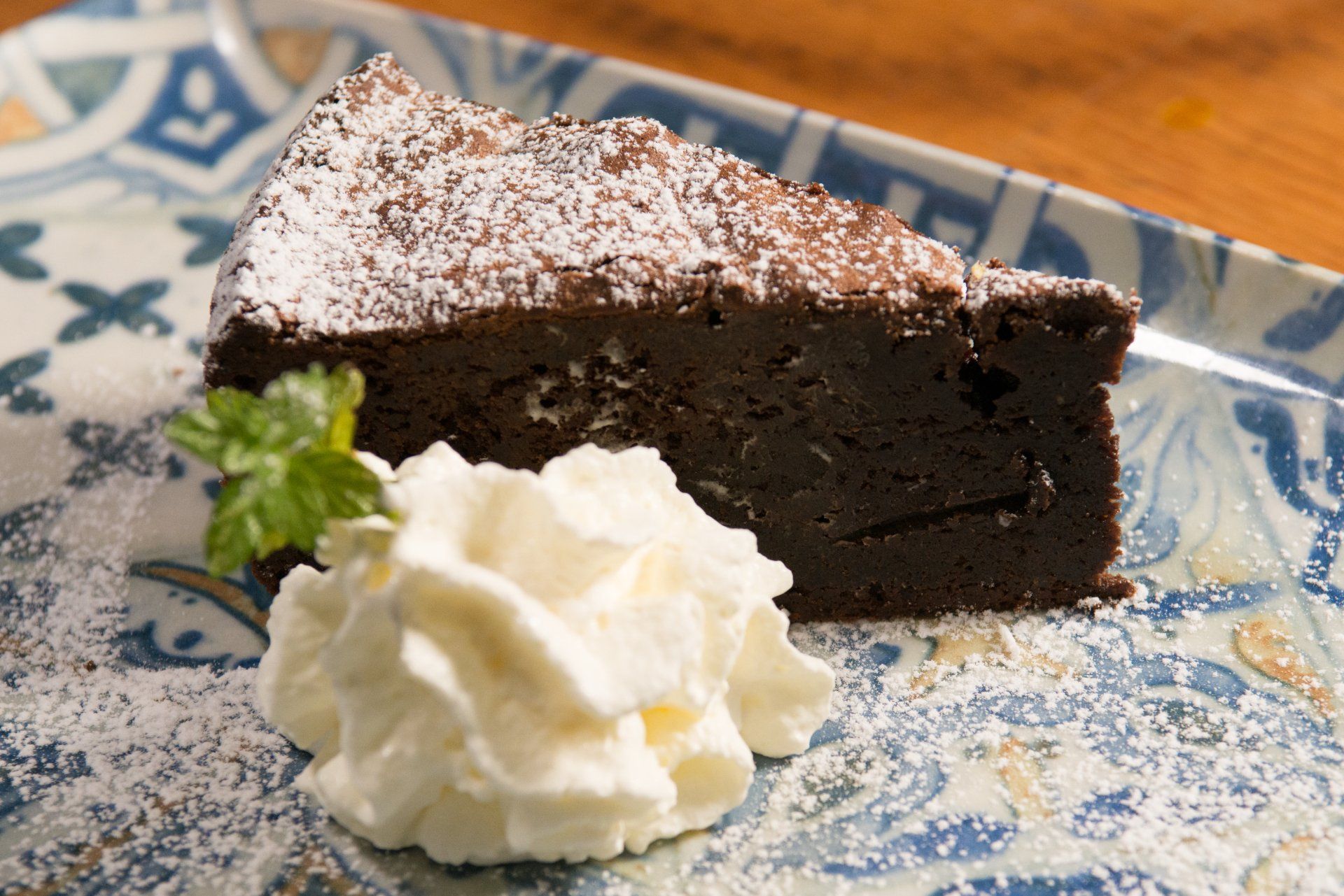 torta al cioccolato con panna