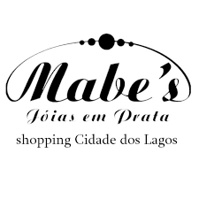The logo for mabe 's joias em prata shopping cidade dos lagos is black and white.