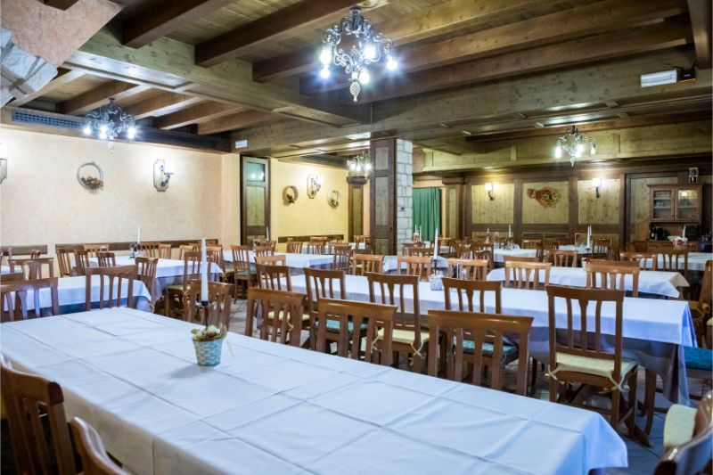 Sala interna della pizzeria
