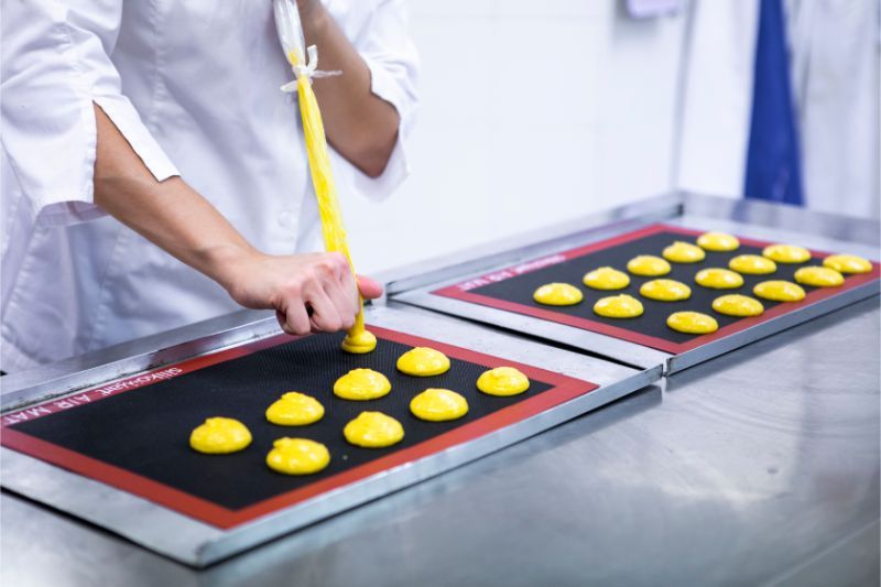 preparazione di biscotti in casa