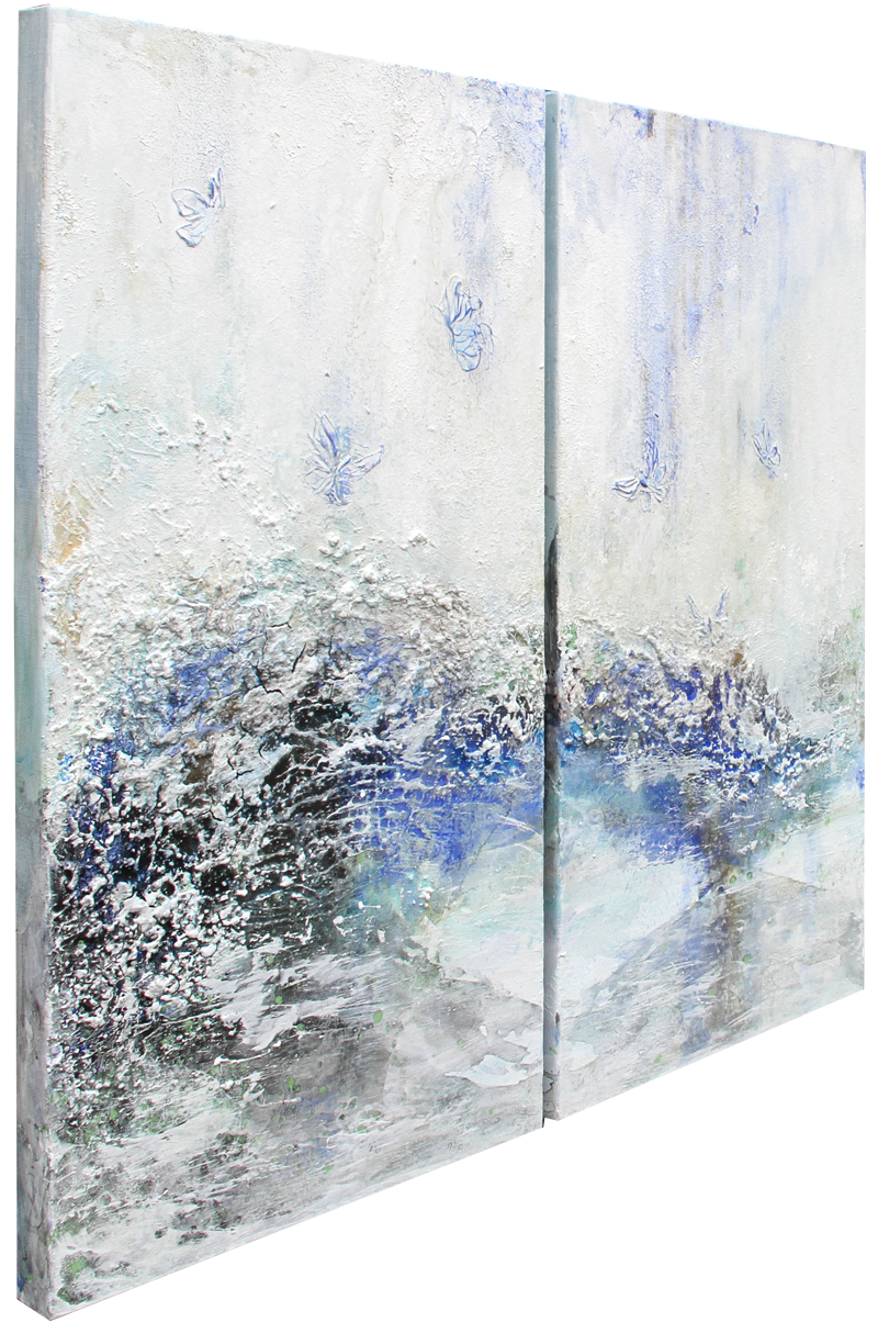 Duo-Gemälde „Schmetterlinge in Weiß und Blau“ Maße: 2 je 50 x 100 cm, 4,5 cm Tiefe  Material: Künstler-Acrylfarben, Marmormehl, Sumpfkalk, Pigmente, Firnis  Malgrund: Leinwand auf Keilrahmen