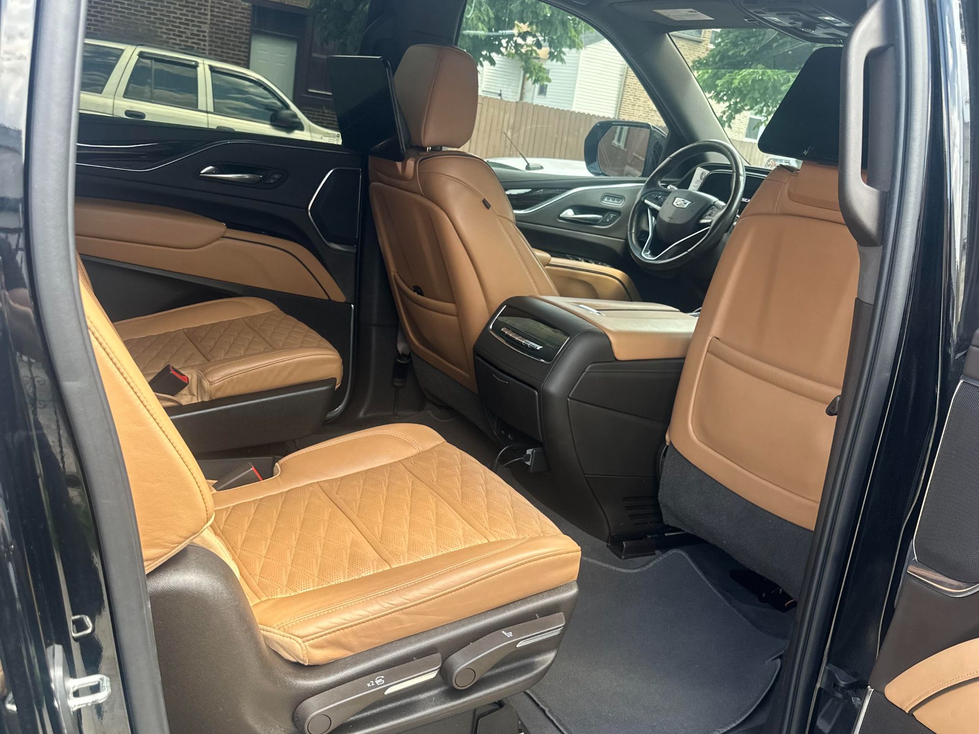 Black Lincoln Navigator parked outside – Premium SUV option
