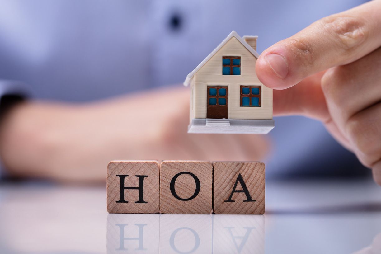 what does HOA insurance cover
