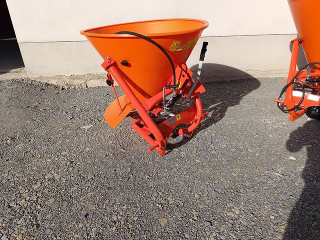Salzstreuer Sandstreuer Split und Dnger 200 Liter Kat I/II mit Hydraulik