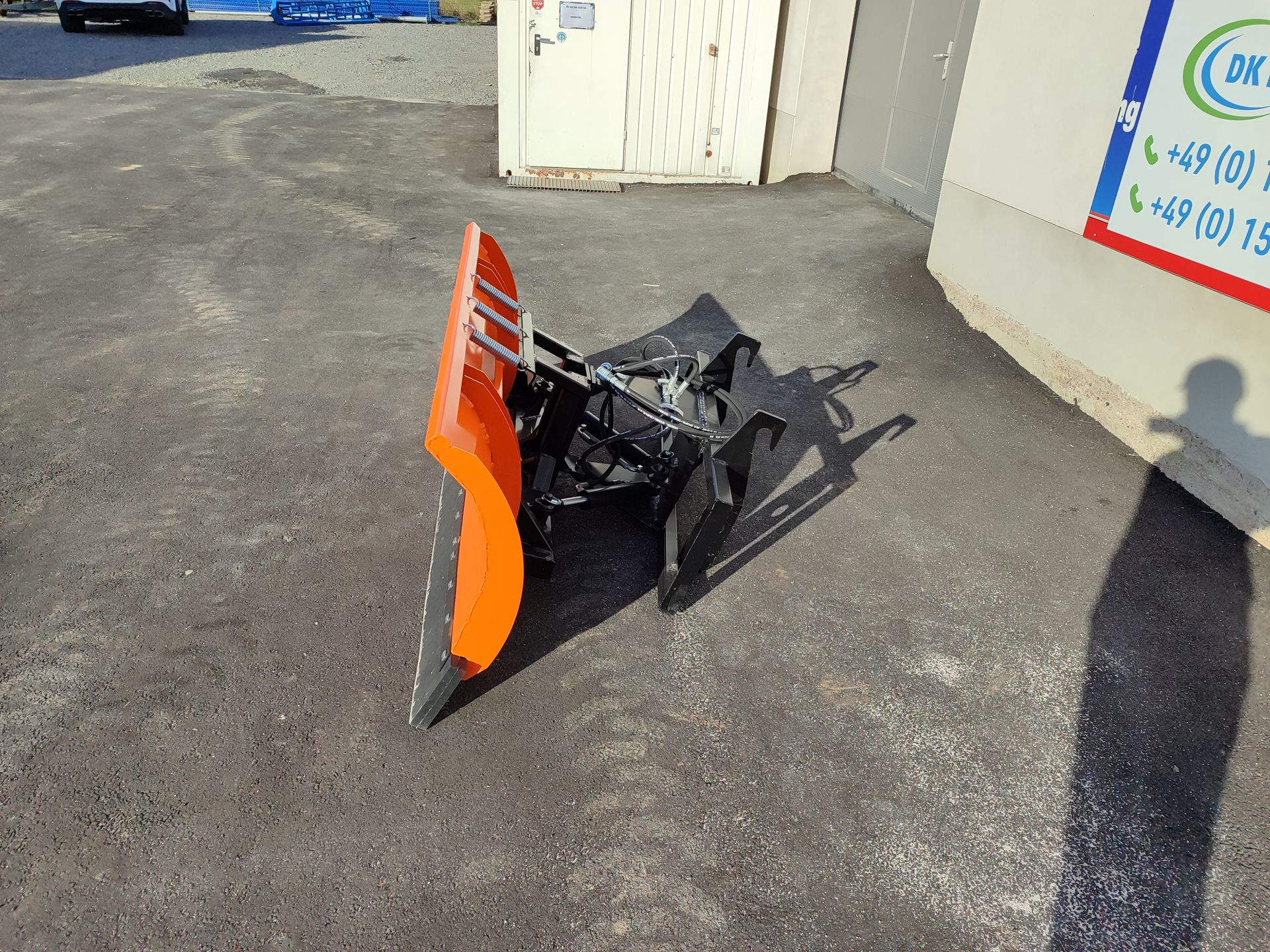 300cm hydraulisch verstelbare sneeuwschuiver met Weidemann-opname en schokdemping