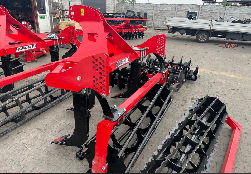 Cultivateur à ameublissement profond 2,2 m STRUMYK