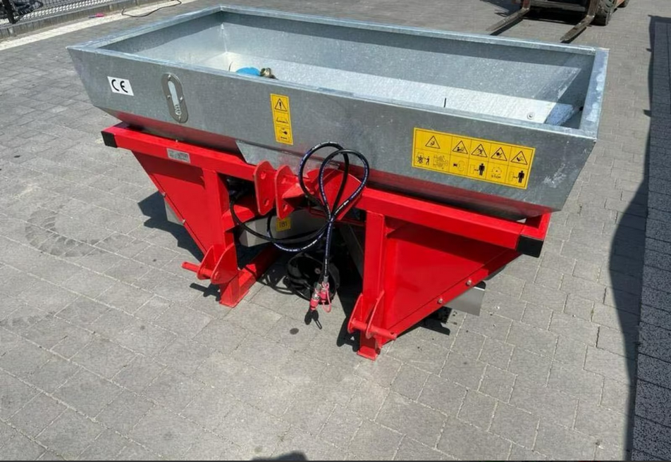 Rozsiewacz nawozów 600-1000 litrów