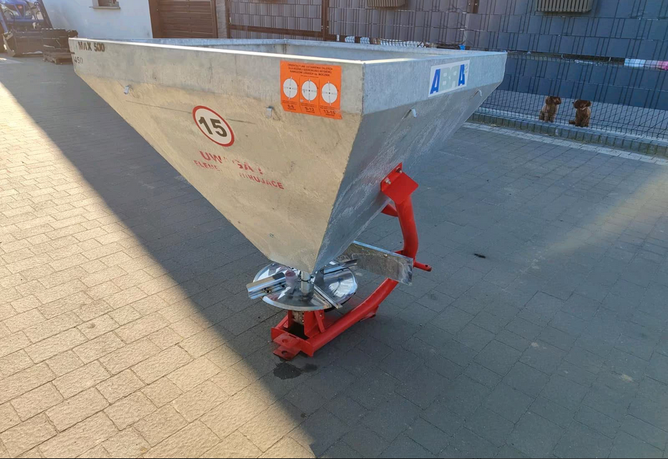 Rozsiewacz nawozów 500 litrów