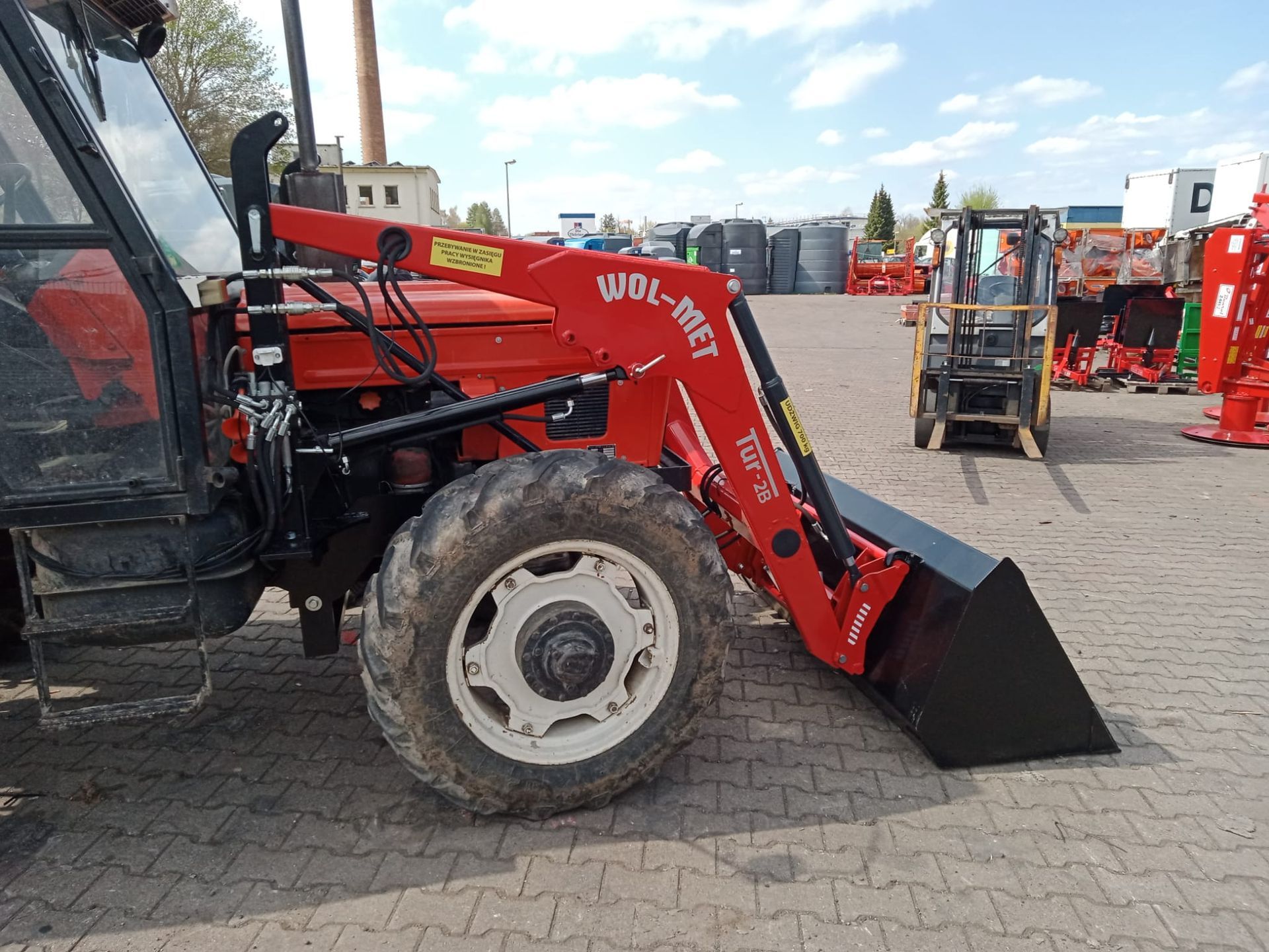 Chargeur frontal 1200 kg – Zetor