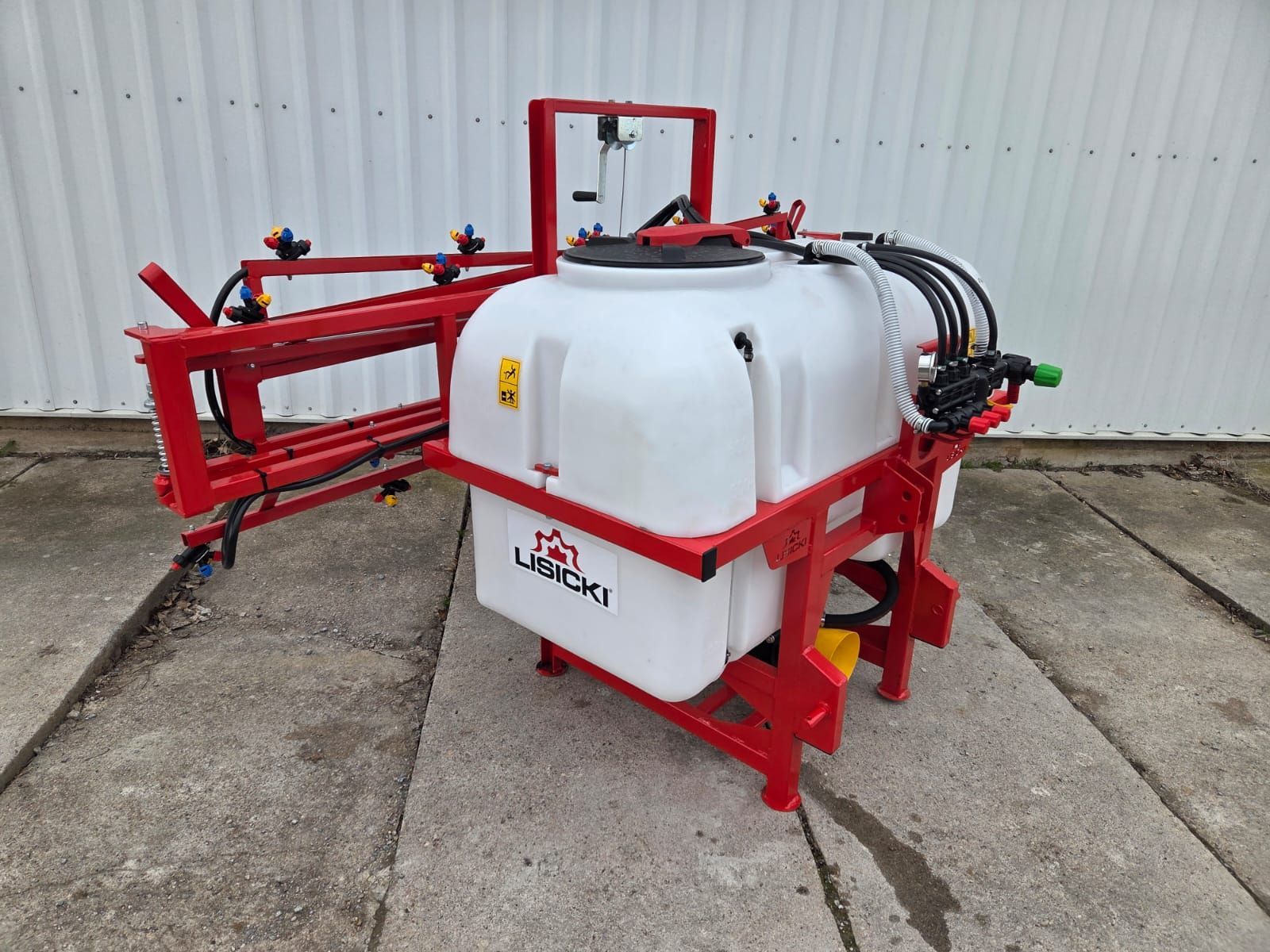 Kopia opryskiwacza polowego LISICKI 600 L