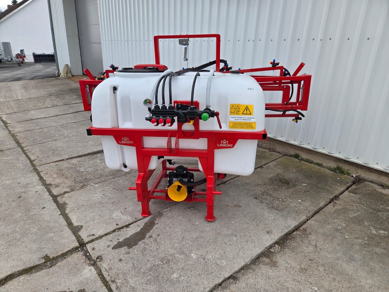 Kopia opryskiwacza polowego LISICKI 600 L