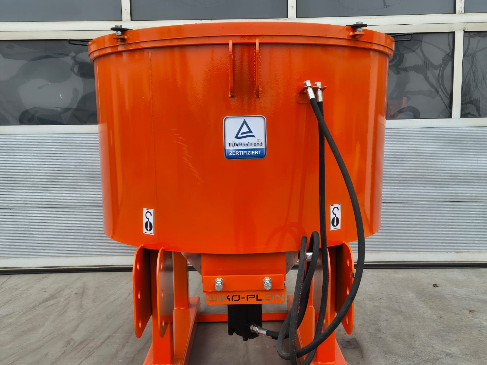 Betoniarka z napędem hydraulicznym i WOM, mieszalnik o wymuszonym działaniu 400 l - certyfikat TÜV