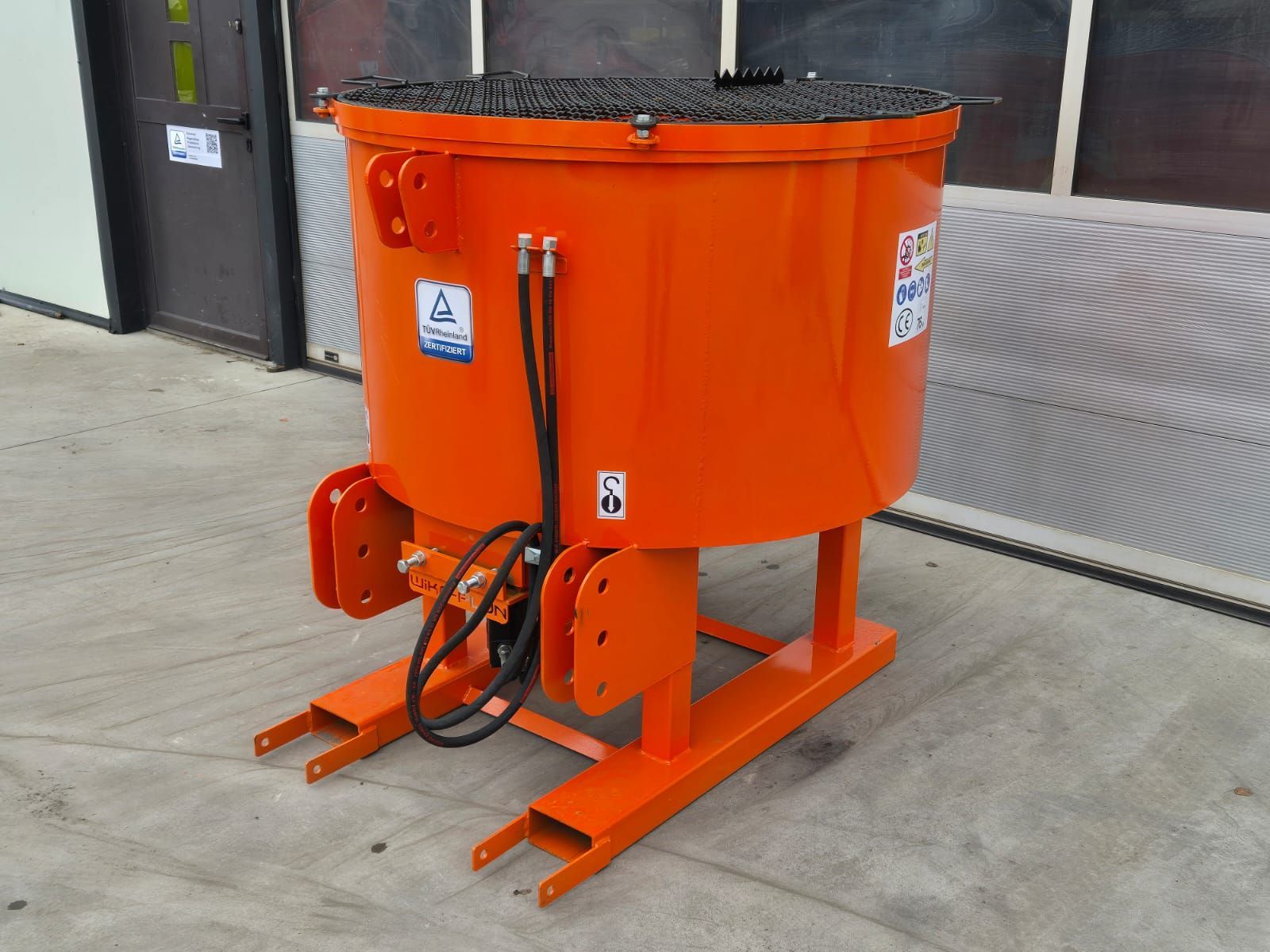 Betoniarka z napędem hydraulicznym i WOM, mieszalnik o wymuszonym działaniu 400 l - certyfikat TÜV