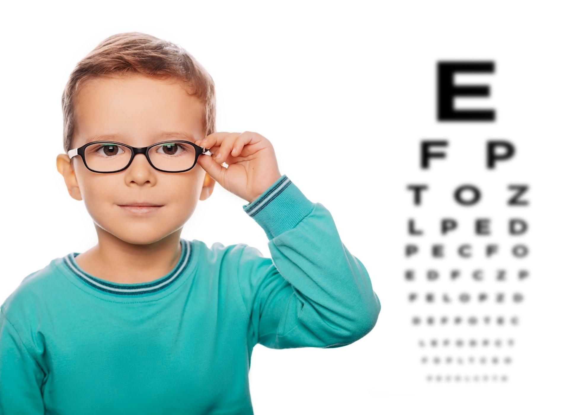 cliente durante l'esame della vista