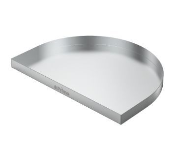 Een roestvrijstalen dienblad met een gebogen rand op een witte achtergrond.