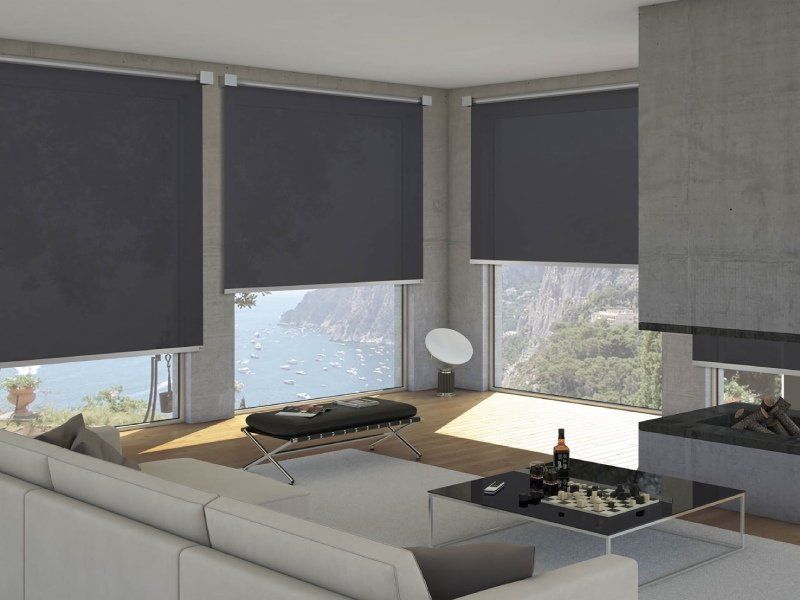 interni appartamento con tende tecniche