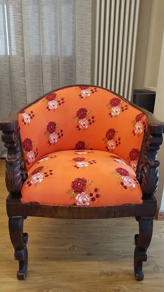 poltrona storica imbottita