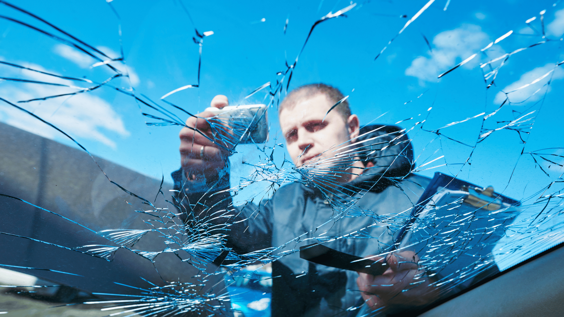 Auto Glass 2020: replace your windshield & get cash back! Mobile windshield replacement in Phoenix, AZ and surrounding areas. We come to you 100% warranty on windshield replacement & repair.