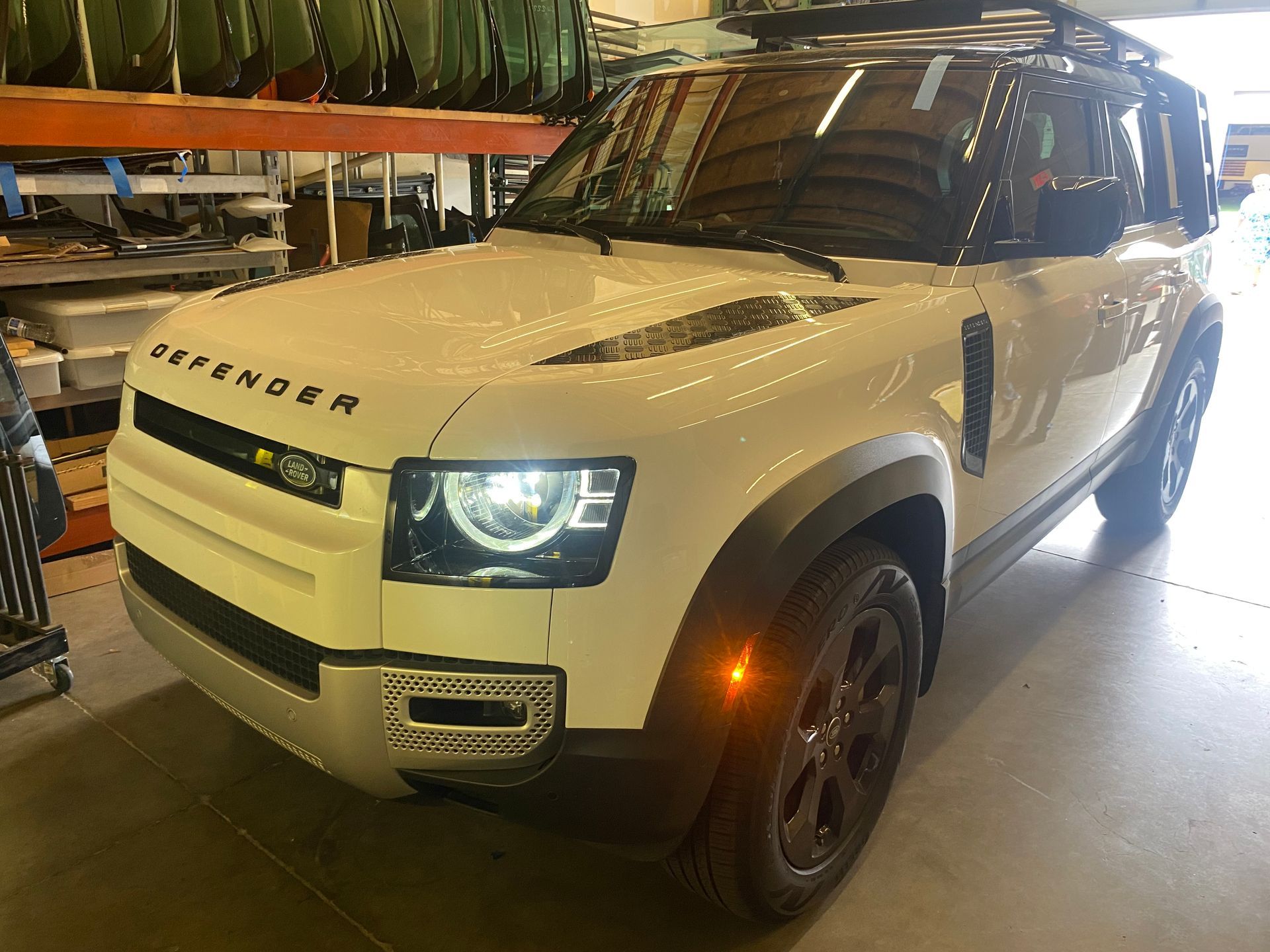 Auto Glass 2020: replace your windshield & get cash back! Mobile windshield replacement in Phoenix, AZ and surrounding areas. We come to you 100% warranty on windshield replacement & repair.