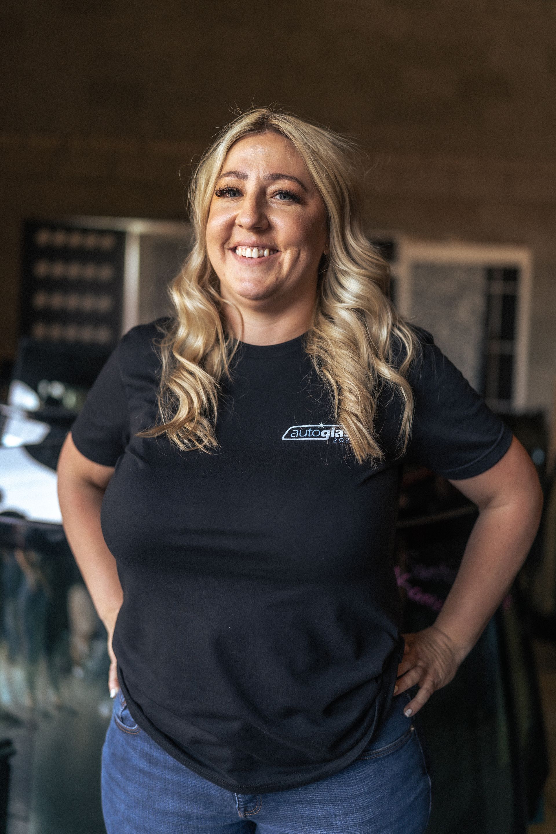Auto Glass 2020: replace your windshield & get cash back! Mobile windshield replacement in Phoenix, AZ and surrounding areas. We come to you 100% warranty on windshield replacement & repair.