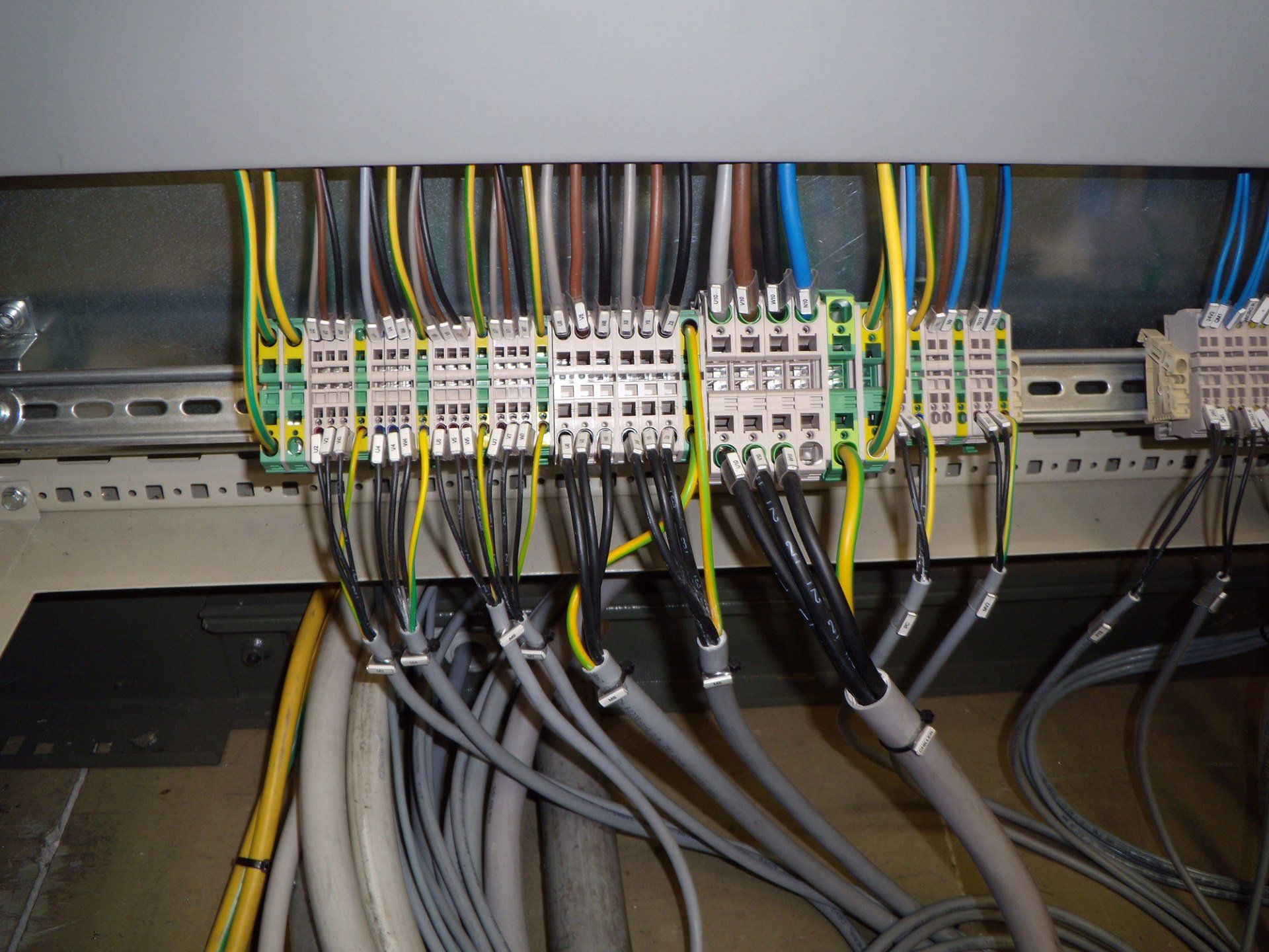 manutenzione di impianto elettrico