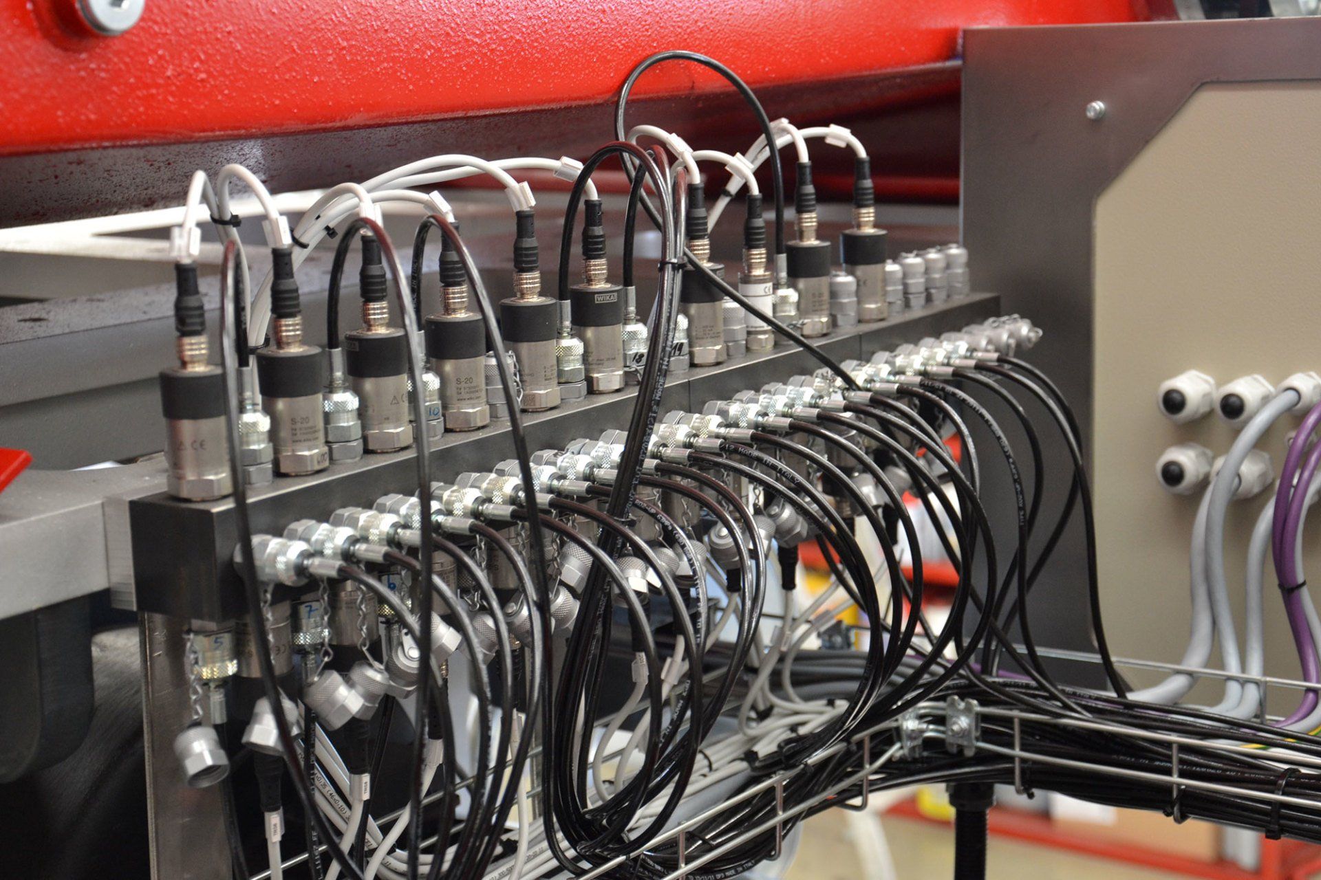 assistenza impianti elettrici industriali