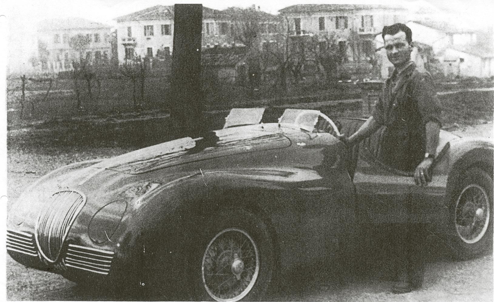 Ilario Bandini con la sua prima creazione nel 1946