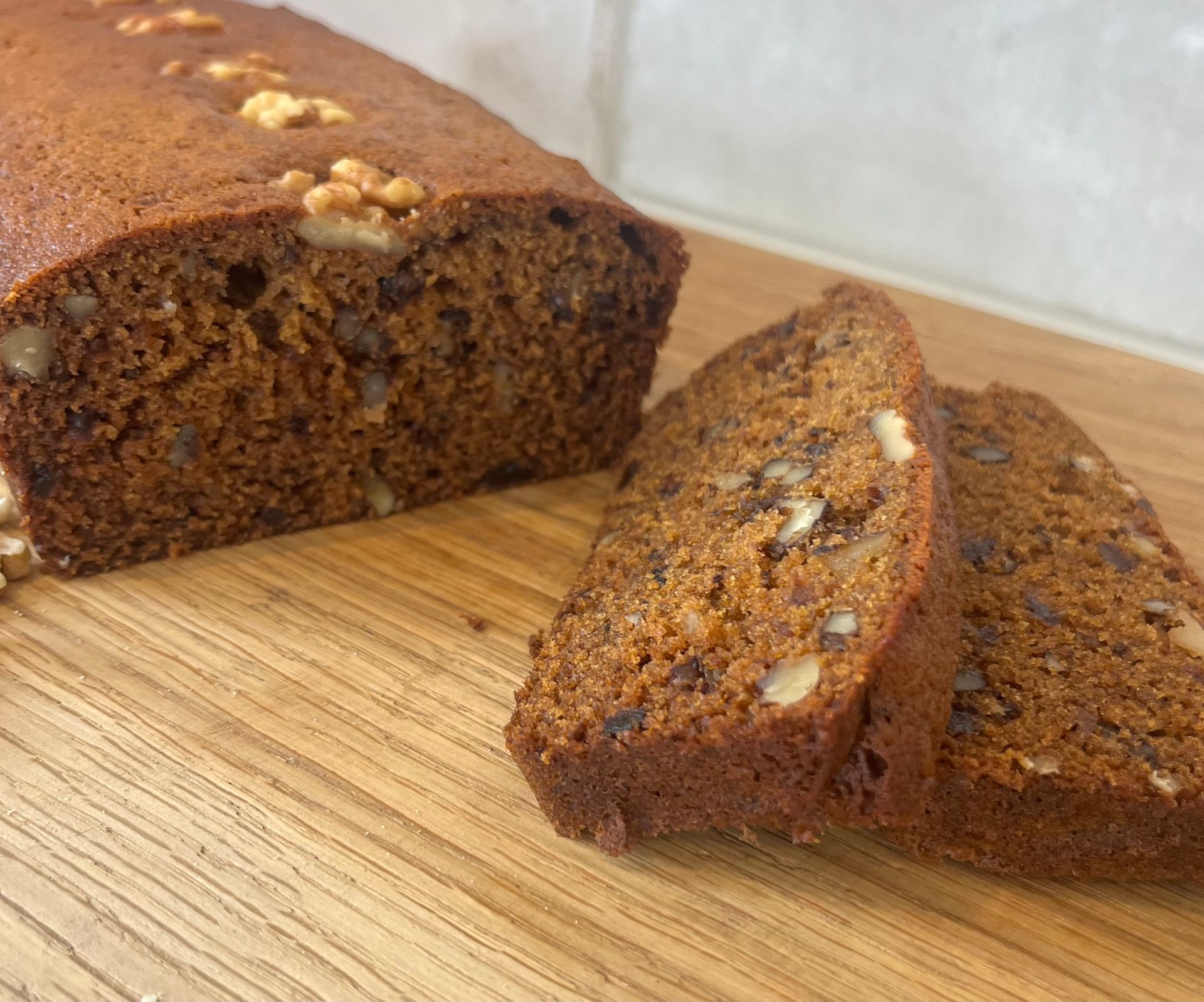 Date and Walnut Loaf Cake
