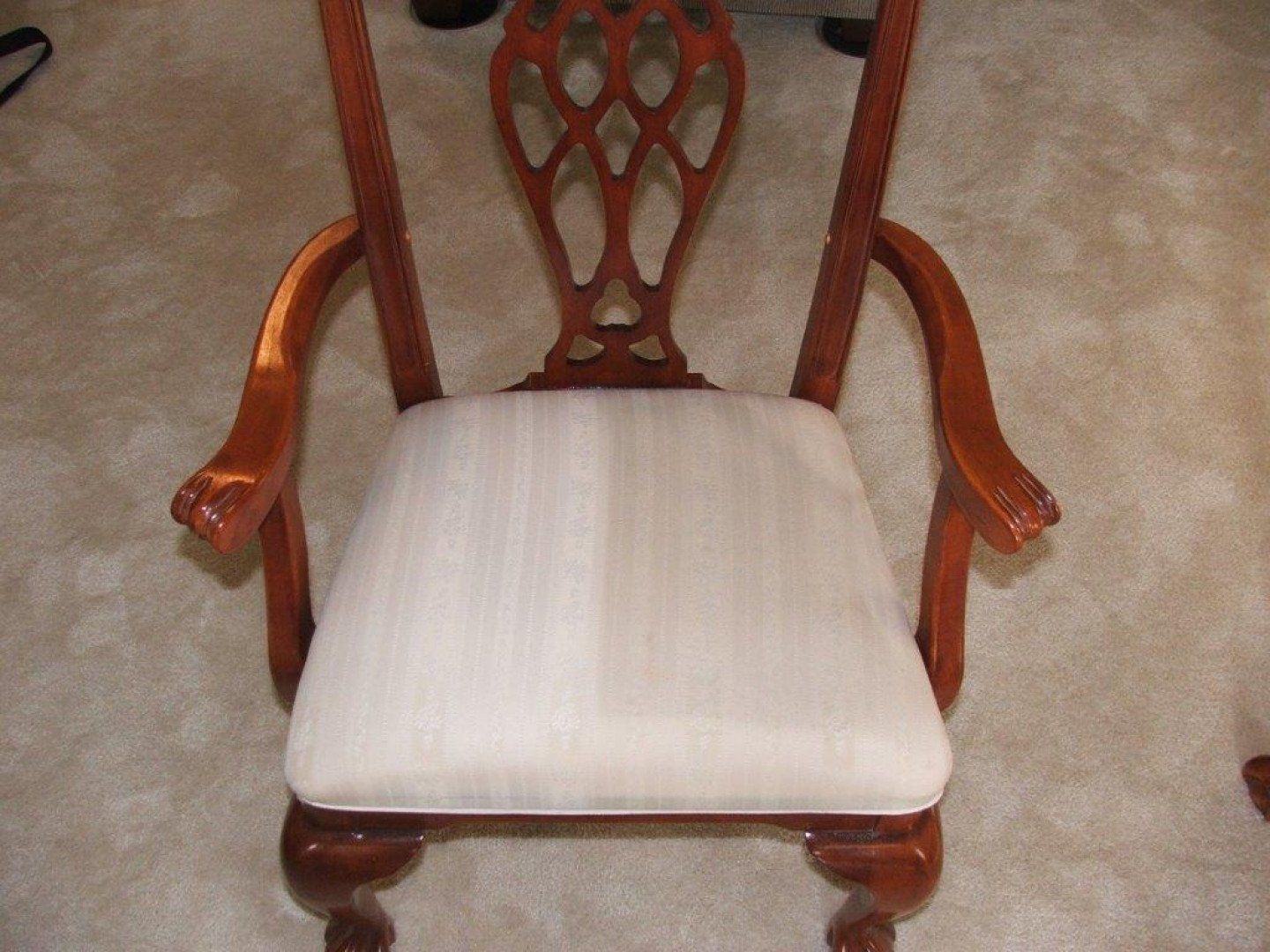 Upholstery cleaning chair