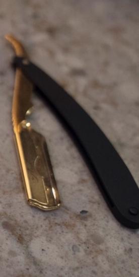 Amber Collection razor