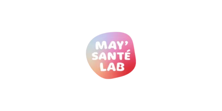 Logo de "MAY' SANTÉ LAB" à l'intérieur d'une tache de couleur dégradée, texte blanc sur fond blanc.