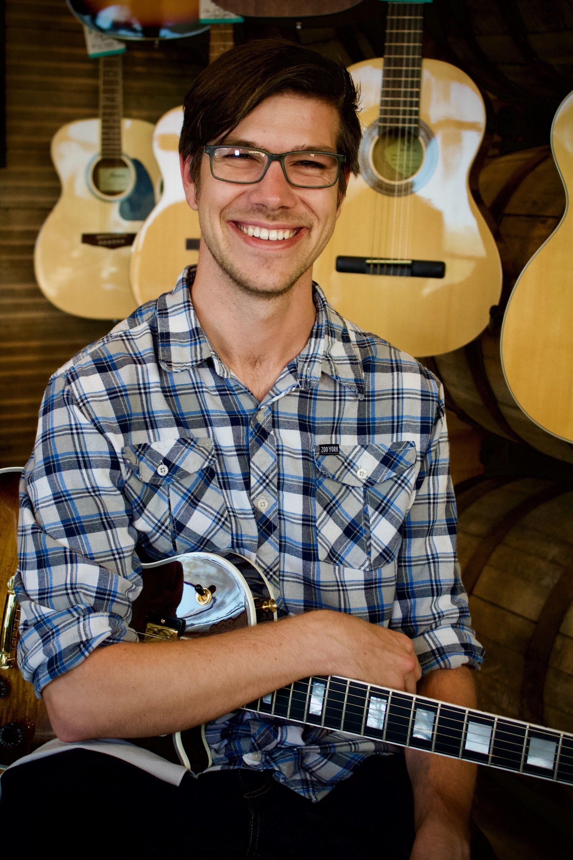 Eddie Campbell  teaches guitar lessons and ukulele classes at OC Music in RSM