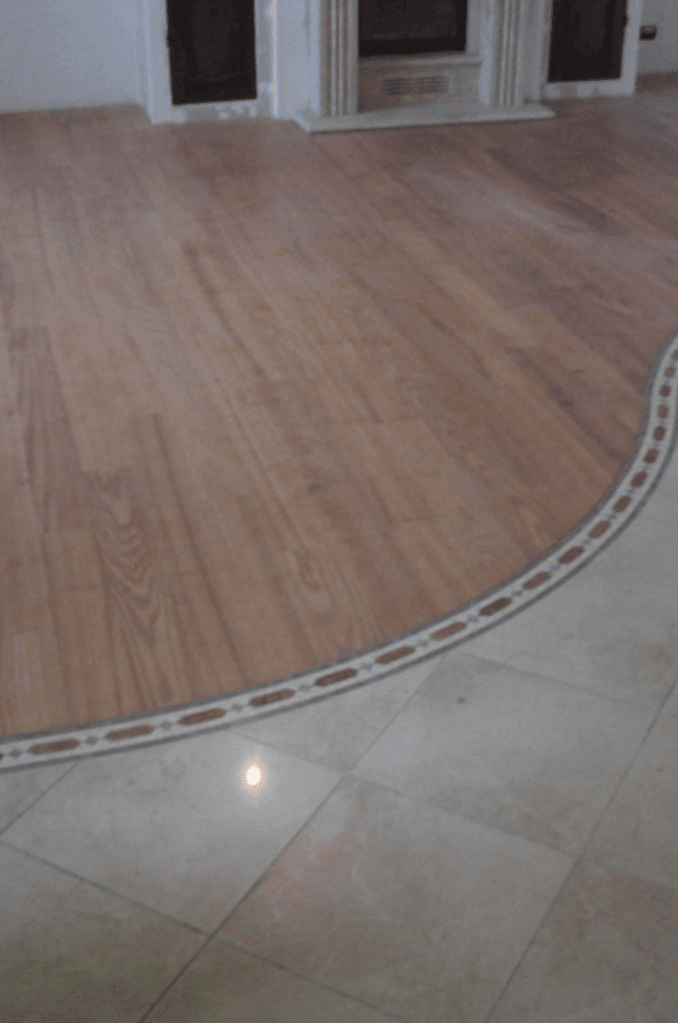 Pavimento in gres e legno