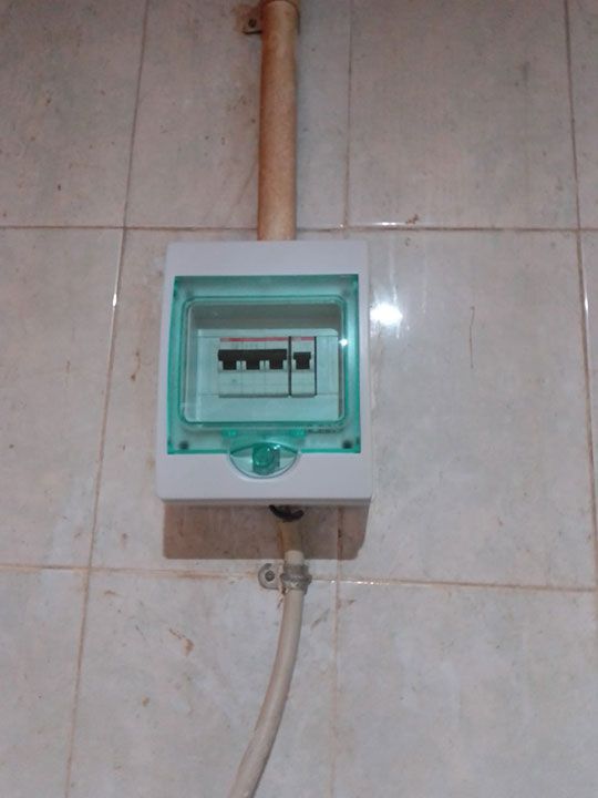 ELECTRICISTA Y PLOMERÍA PÉREZ