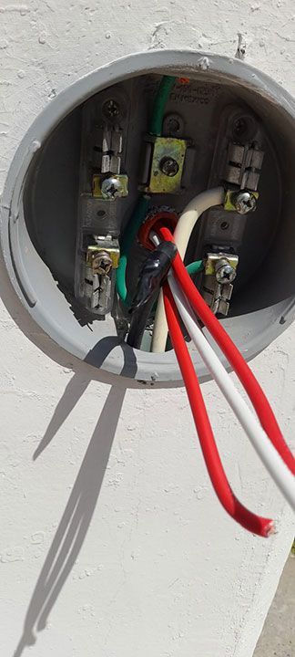 ELECTRICISTA Y PLOMERÍA PÉREZ