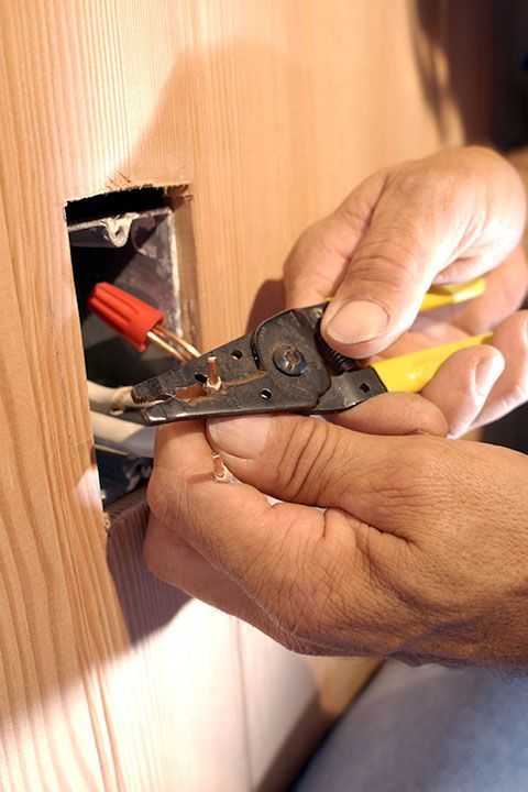 ELECTRICISTA Y PLOMERÍA PÉREZ