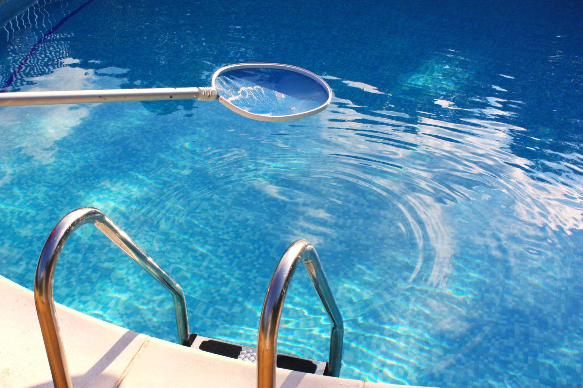 How to Start a Pool Cleaning Business - TRUiC